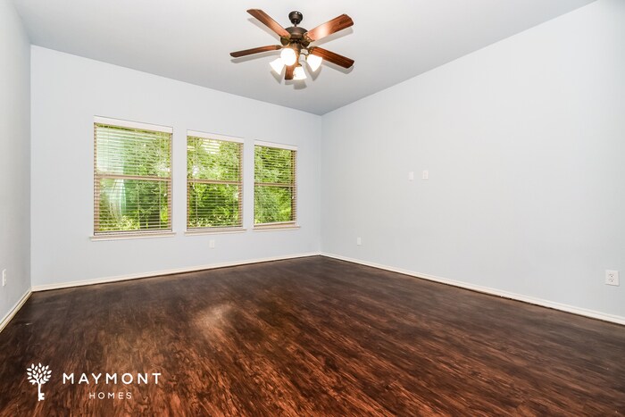 Building Photo - 719 Fannin Dr