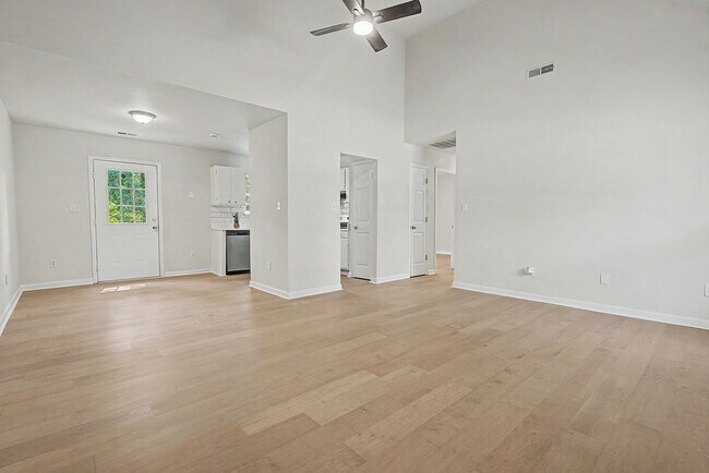 Building Photo - 511 Lavendula St