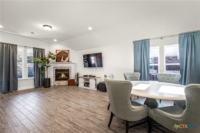 Building Photo - 2263 Bluewood St