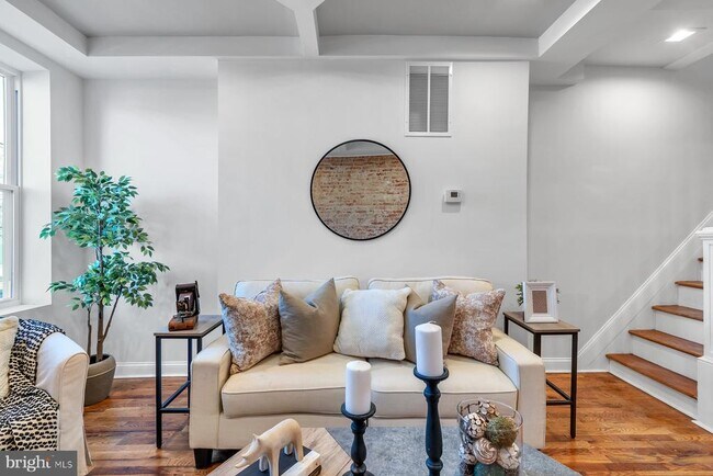 Building Photo - 3405 Claremont St