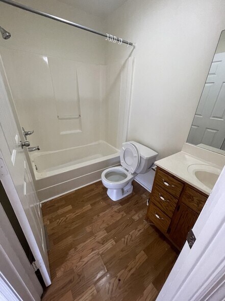 Building Photo - 261 Bayless St