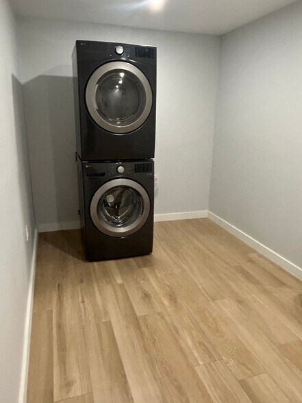 Building Photo - 6859 SW 37th St