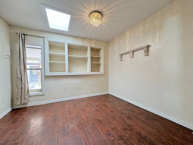 Building Photo - West El Paso/Canutillo 6bed/4bath refrig A/C Home!