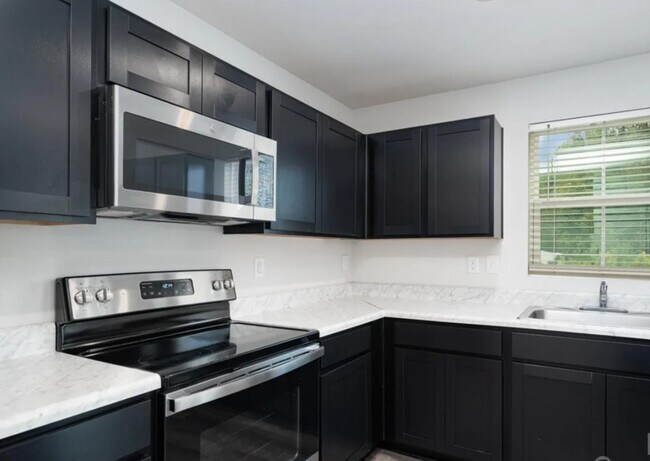 Building Photo - 1925 Pin Hook Rd