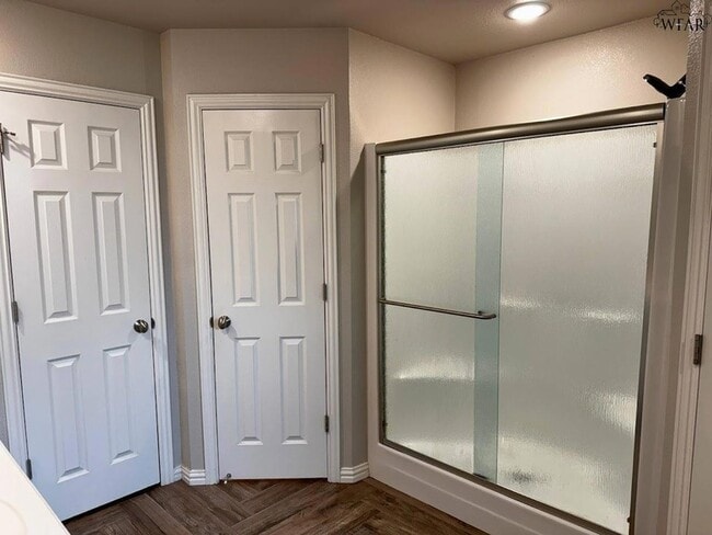 Building Photo - 301 Mariners Wy