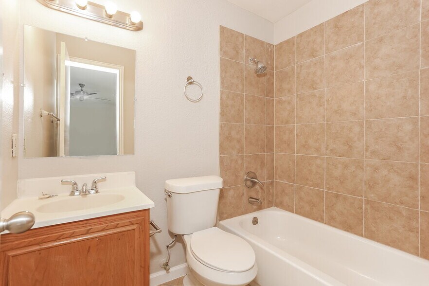 Building Photo - 9000 Christopher Cir