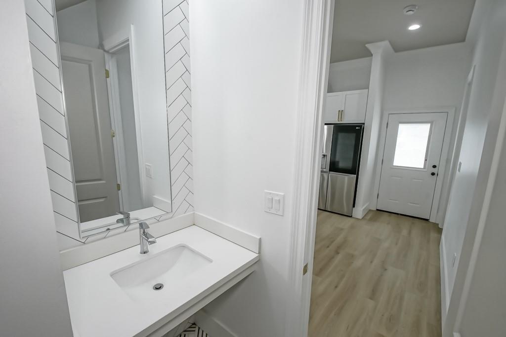 Powder Room - 2416 Prentiss Ave