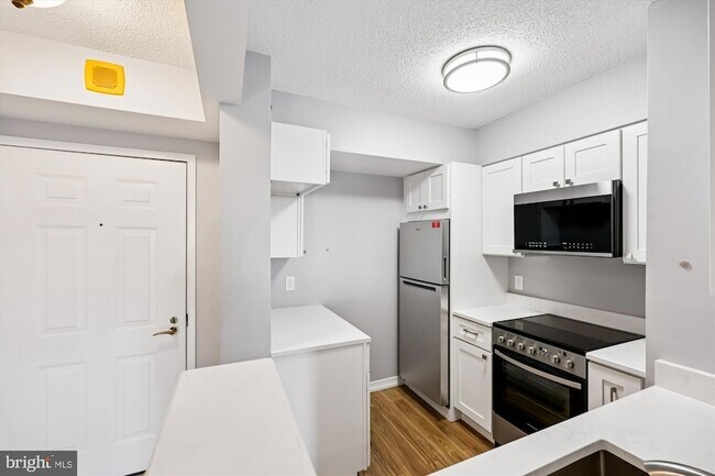 Building Photo - 5809 Nicholson Ln