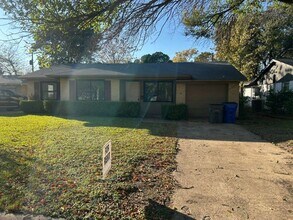 Building Photo - Ready to move in...