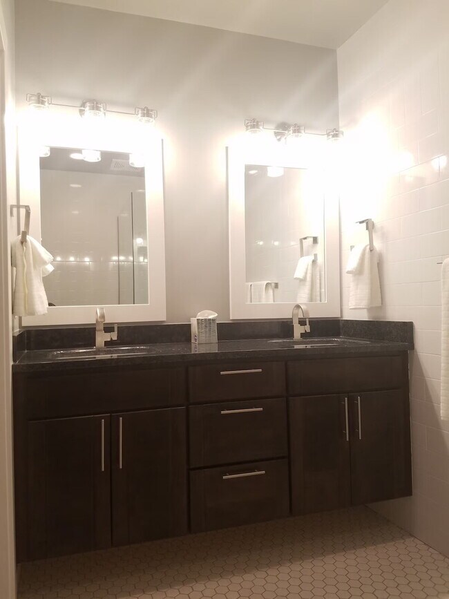 Building Photo - 2238 Washington Blvd