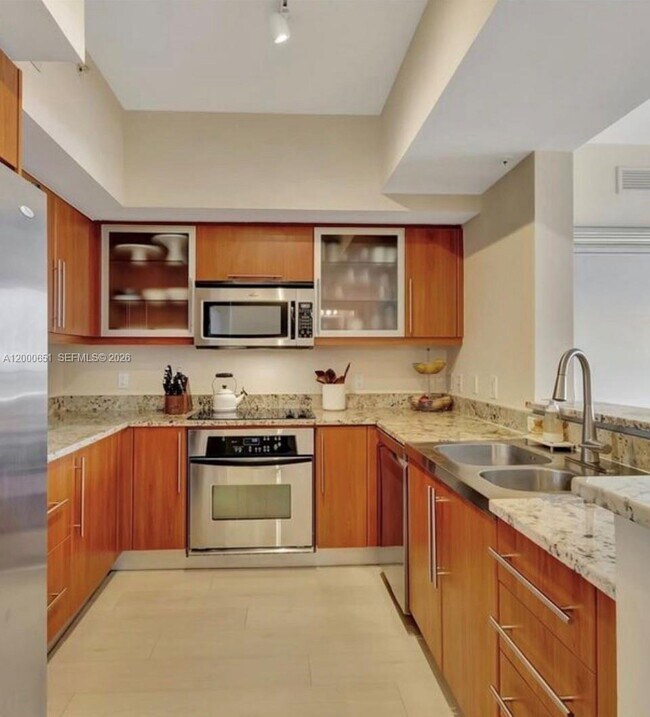 Building Photo - 888 Douglas Rd