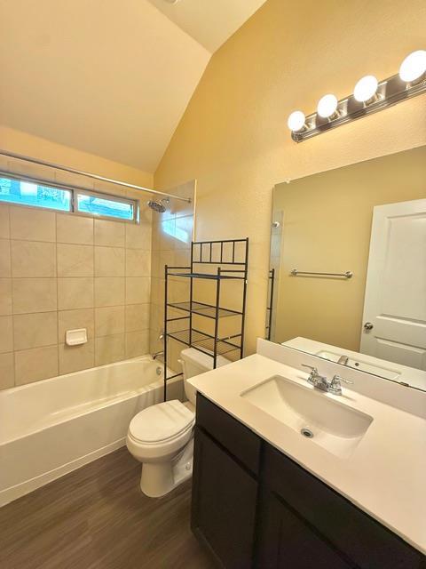 Building Photo - 918 Silo St