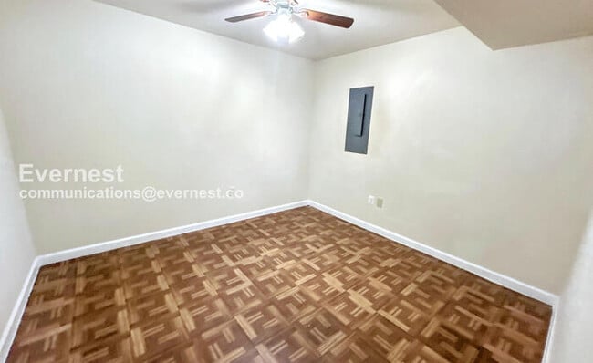 Building Photo - 115 Executive Cir