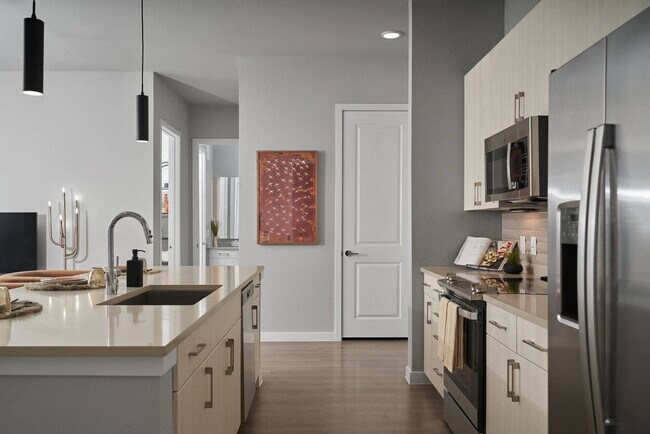 Building Photo - Live the Lifestyle You Deserve 1/1!