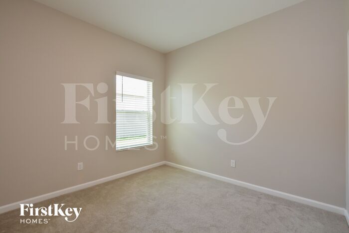 Building Photo - 3577 Fernanda Dr