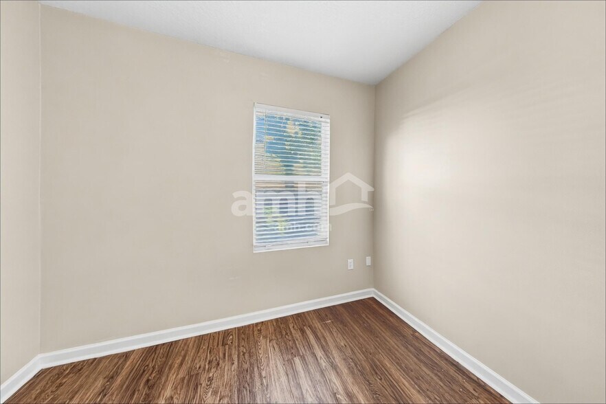 Building Photo - 810 Dunkirk Ave NW