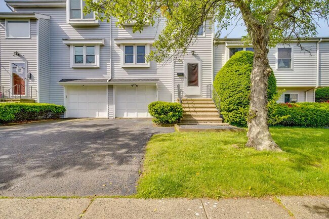 Building Photo - 109 Hawley Ave