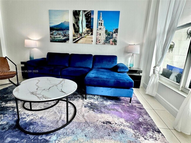 Building Photo - 1300 Lincoln Rd