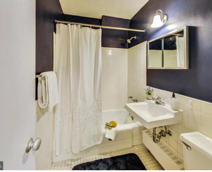 Bathroom - 1311 Delaware Ave SW