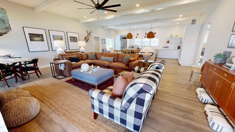 Primary Photo - 805 Dexter Dr S