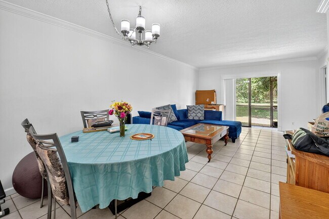 Building Photo - 21894 Lake Forest Cir