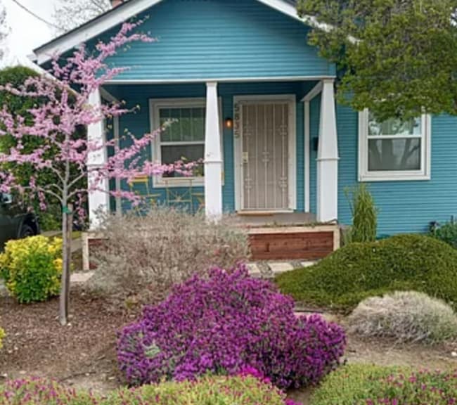 Building Photo - 5835 Broadway