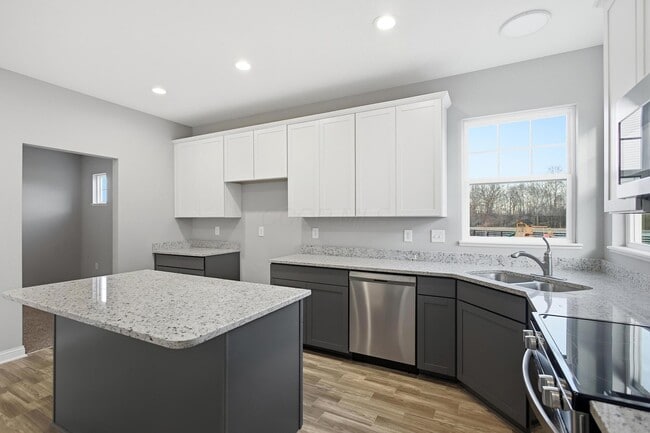Building Photo - 7051 Aster Wy