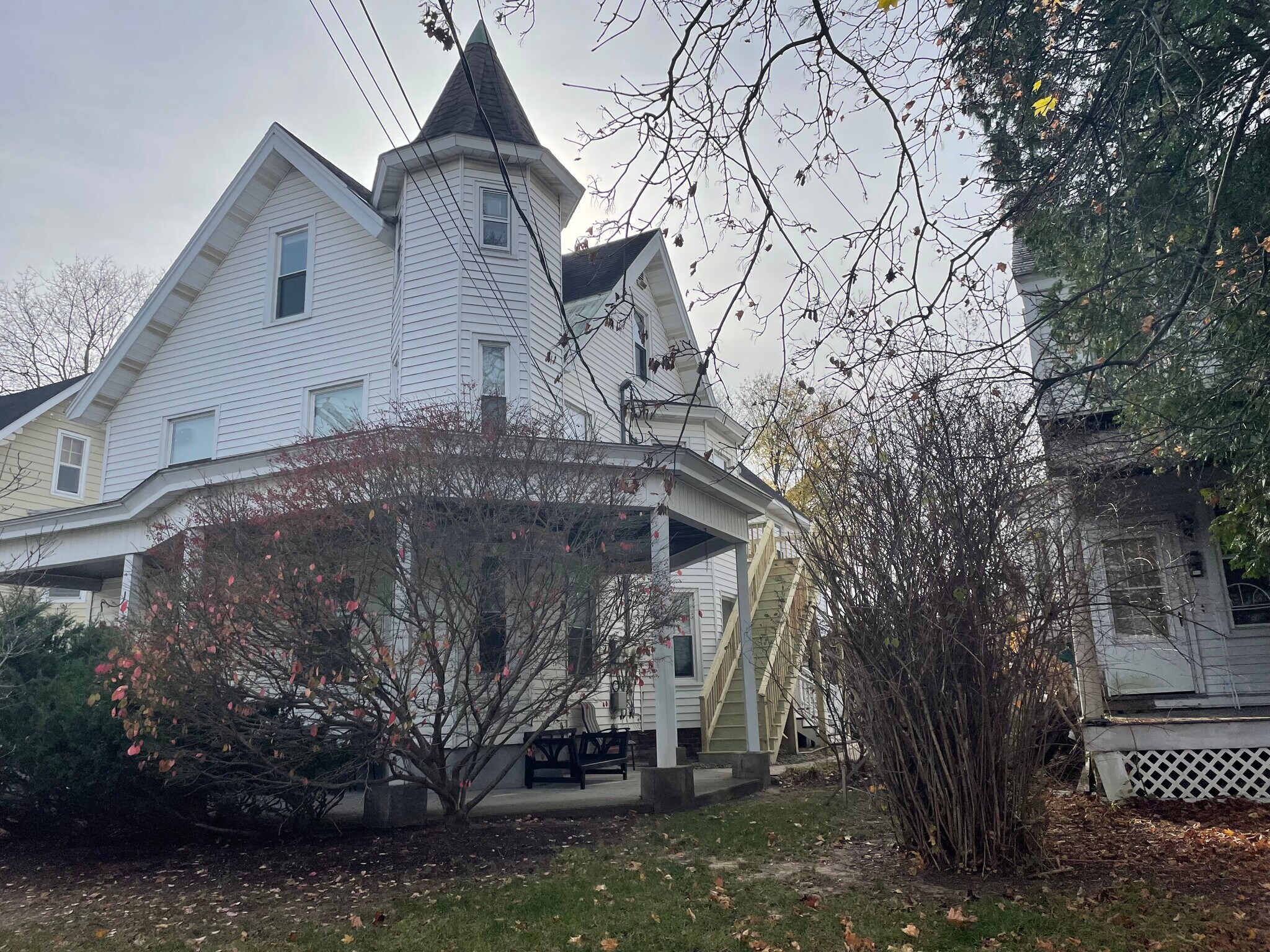 Building Photo - 414 Kenwood Ave