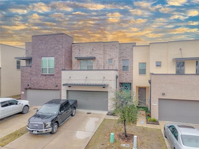 Primary Photo - 1054 Maverick Dr