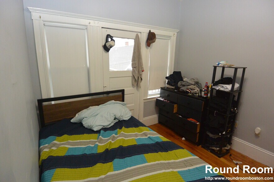 Building Photo - 10 Brackett St