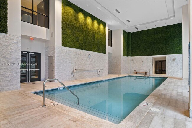 Building Photo - 1010 Brickell Ave