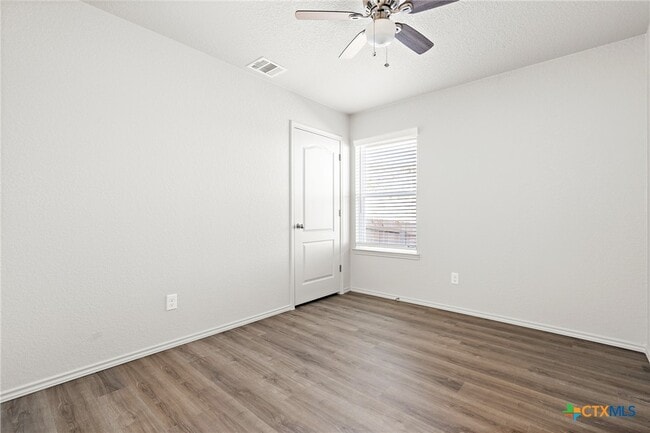 Building Photo - 103 Lost Trl