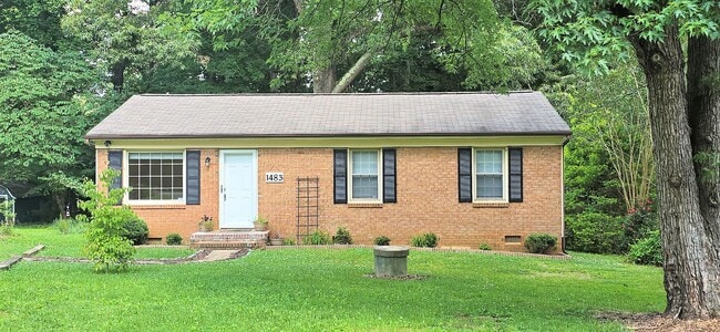 Primary Photo - Cutest move-in ready brick ranch in Pfafft...