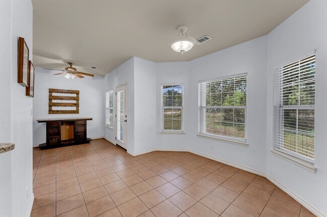 Building Photo - 145 Chaumont St