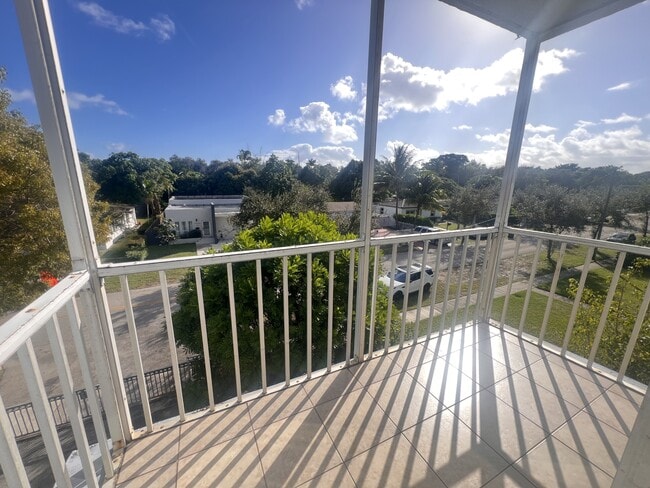 Building Photo - 12290 NE 11th Ct