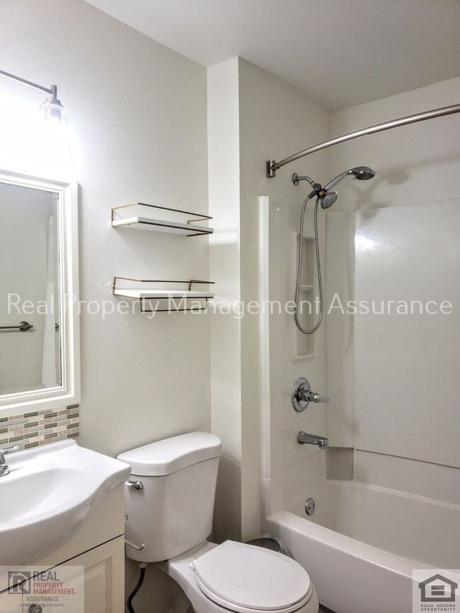 Building Photo - 10275 NW Alder Grove Ln