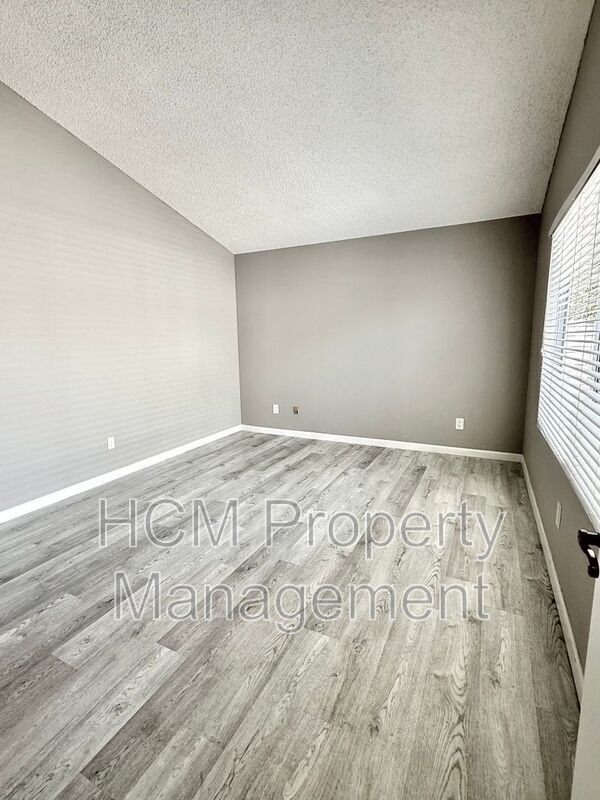 Building Photo - 12168 Mt Vernon Ave