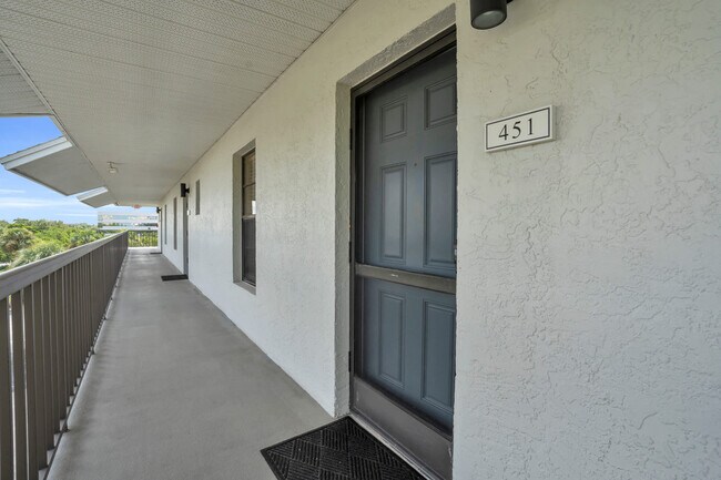 Building Photo - 600 Neapolitan Way