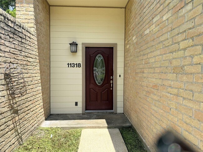 Building Photo - 11318 Briar Forest Dr
