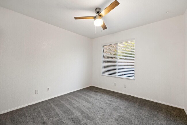 Building Photo - 44260 Villeta Dr