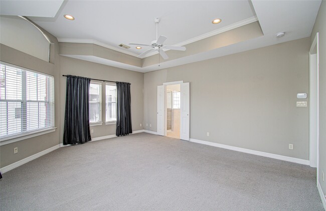 Building Photo - 501 Leverkuhn St