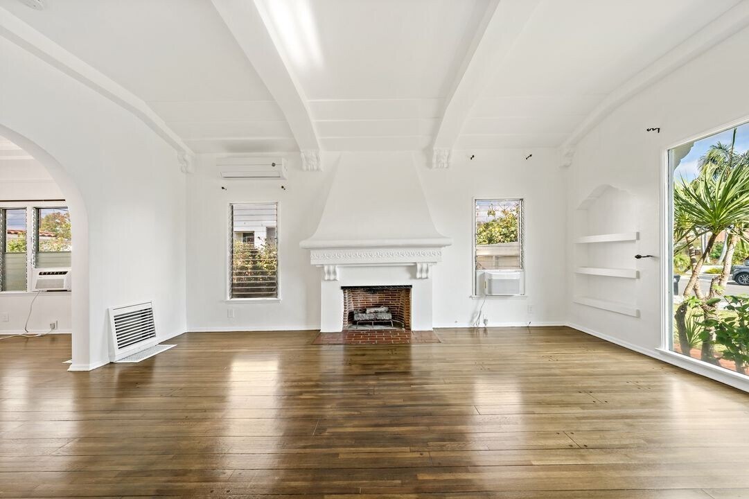 Building Photo - 1773 S Garth Ave