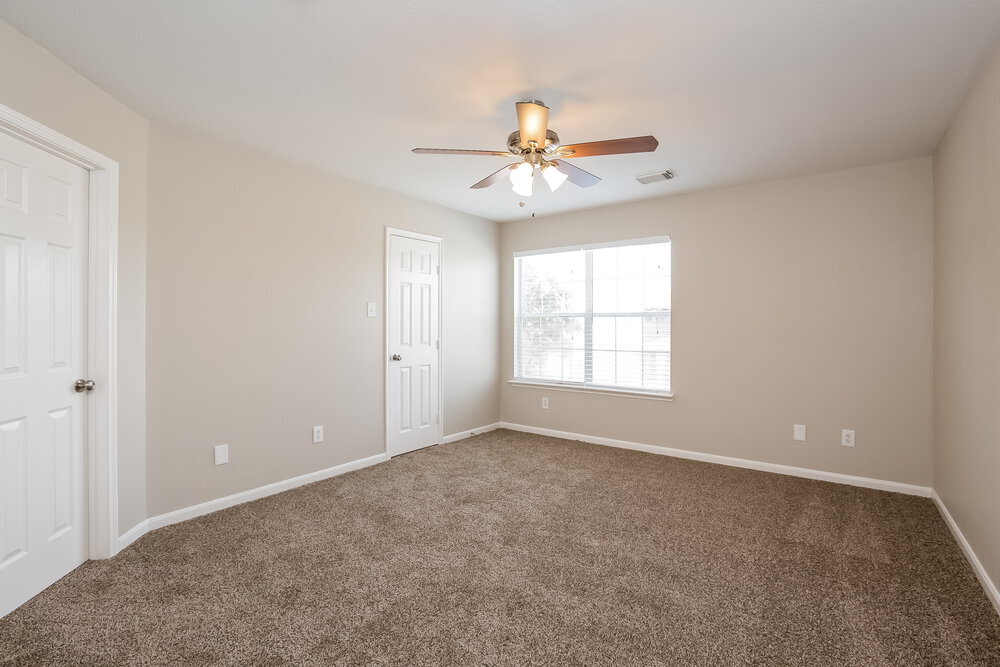 Building Photo - 8010 Suffield Glen Ln