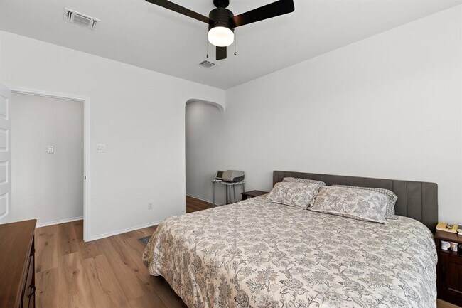 Building Photo - 1705 Tin Can Trl