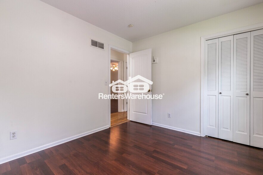 Building Photo - 2707 NE 67th Pl