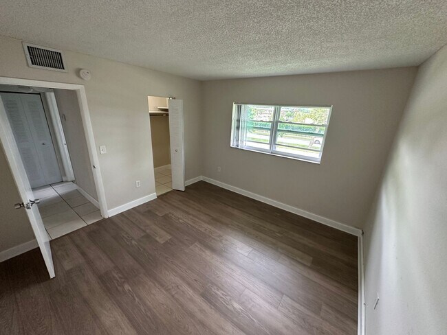 Building Photo - Charming 1b1b for rent in Miami Gardens On...