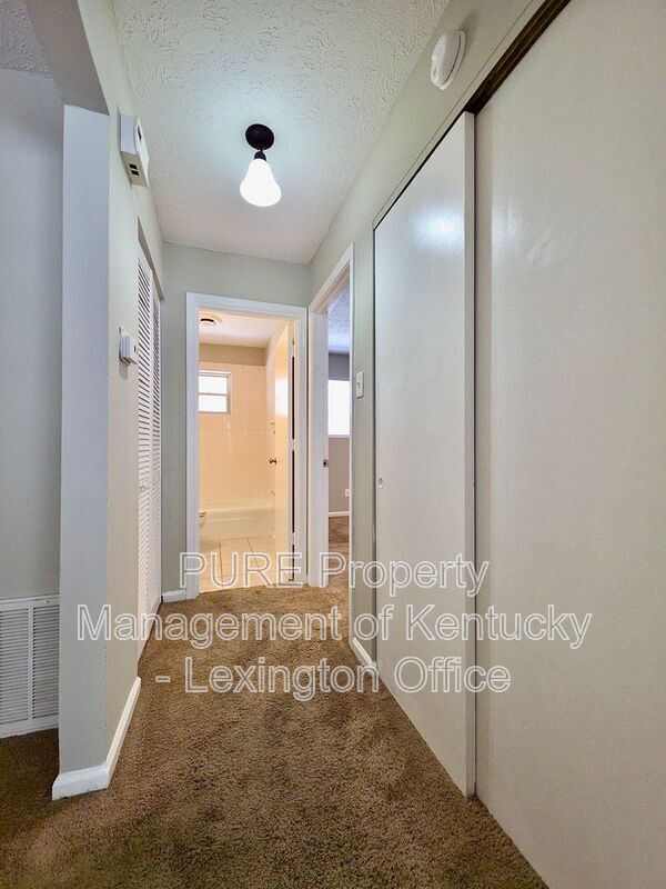 Building Photo - 4053 Victoria Way