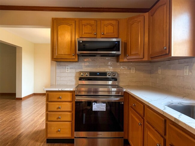 Building Photo - 10 Ashlyn Dr