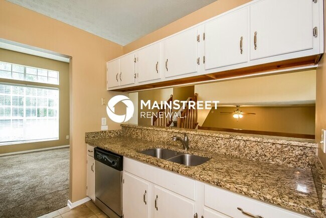 Building Photo - 3 Bedroom Pet-Friendly Home in Lithonia, GA with Main Street Renewal