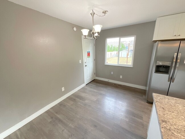 Building Photo - 3 Bedroom Home Available Near S Academy Bl...